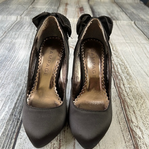 RAMPAGE BOW HEEL Black Satin Women’s Size 6 - Picture 1 of 8